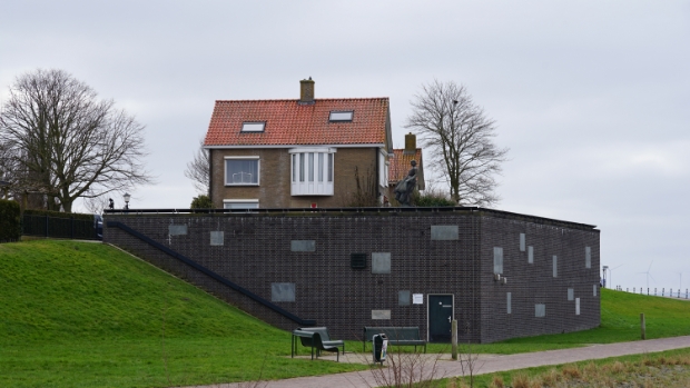 SGP maakt zich zorgen over vissersmonument én de druk op de waterleiding in met name het oude deel van Urk