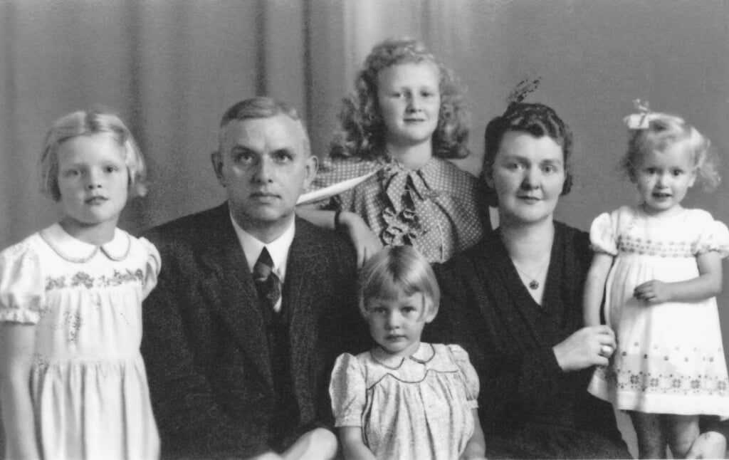 n Het gezin Keijzer in 1946. 