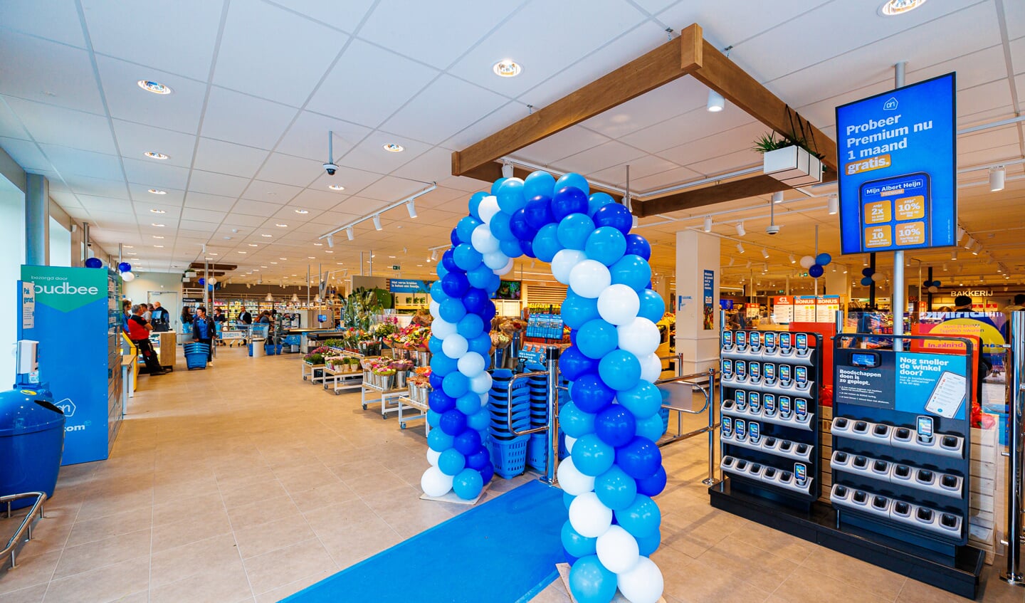 Topdrukte bij opening nieuwe Albert Heijn Bergeijk - Hoi Bergeijk