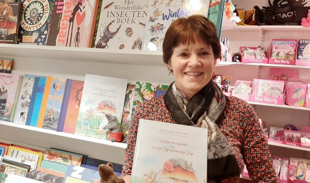 Ineke met haar tweede prentenboek
