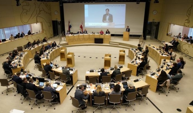 <p><em>Deze archieffoto is van een vergadering vóór de coronaperiode.</em></p>