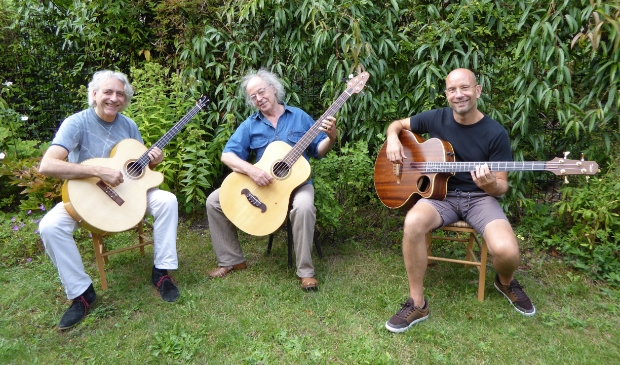 <p>Het basgitaartrio</p>