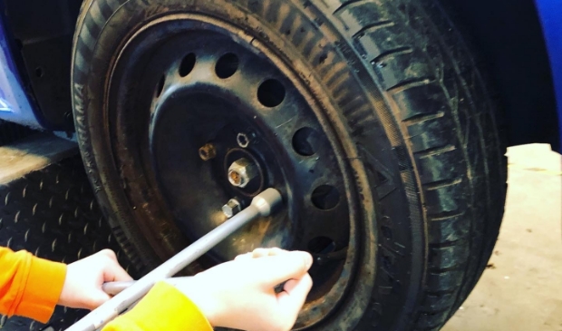 <p>Kinderen aan het werk in de praktijkklas</p>