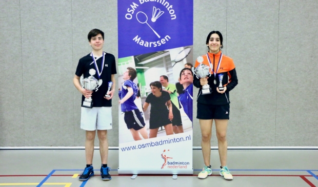 De Jeugdclubkampioenen van OSM Badminton: Jits en Mahi