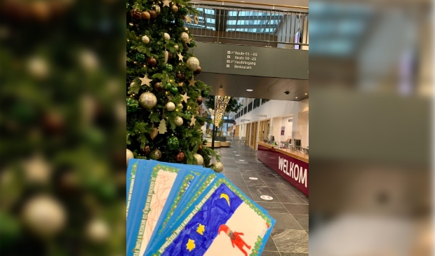 de kerstkaarten worden afgegeven bij het ziekenhuis