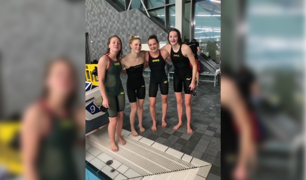 v.l.nr. Charley Blide, Pippa van 't Land, Sophie Faveaux, Nynke Boerefijn