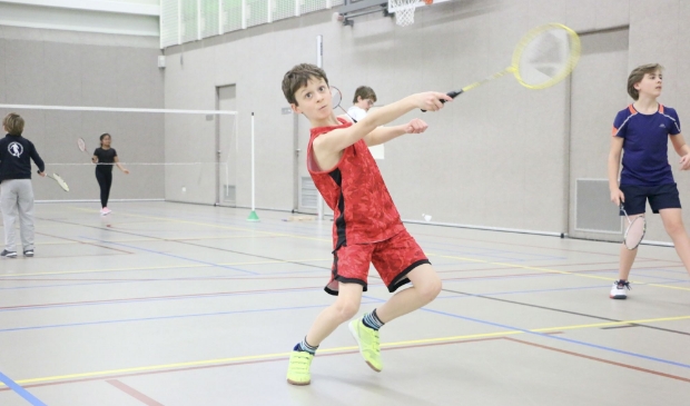 Veel badminton op het Sinterklaastoernooi