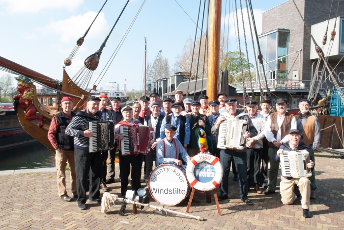 Voltallige bezetting van het koor