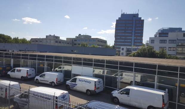 Veel van de kantoren en bedrijfsgebouwen staan leeg.