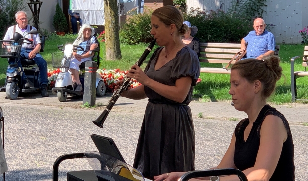 Angelique Heemsbergen (piano) en Nicole van Jaarsveld (klarinet)en
