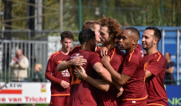 <p>NiTA viert de 0-3</p>