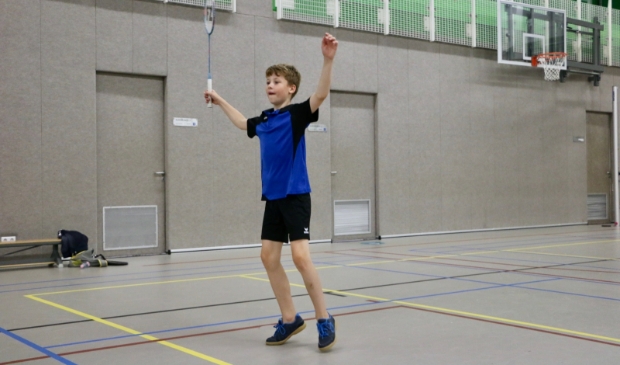 <p>Ook de jongste badmintonners wonnen hun eerste competitiewedstrijd.</p>