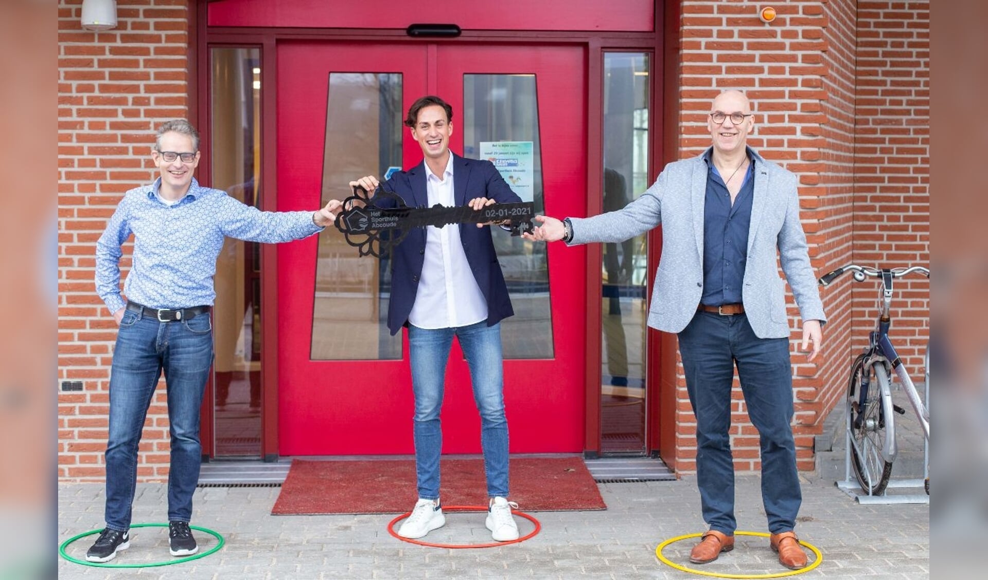 Willem-Jan Ruizendaal (voorzitter SZA), Marco Smit (eigenaar van De Sprong) en Rob Fokkinga (eigenaar van Calypso Sport 