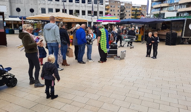 <p>De klanten waren al snel weer vertrouwd met de markt.</p>