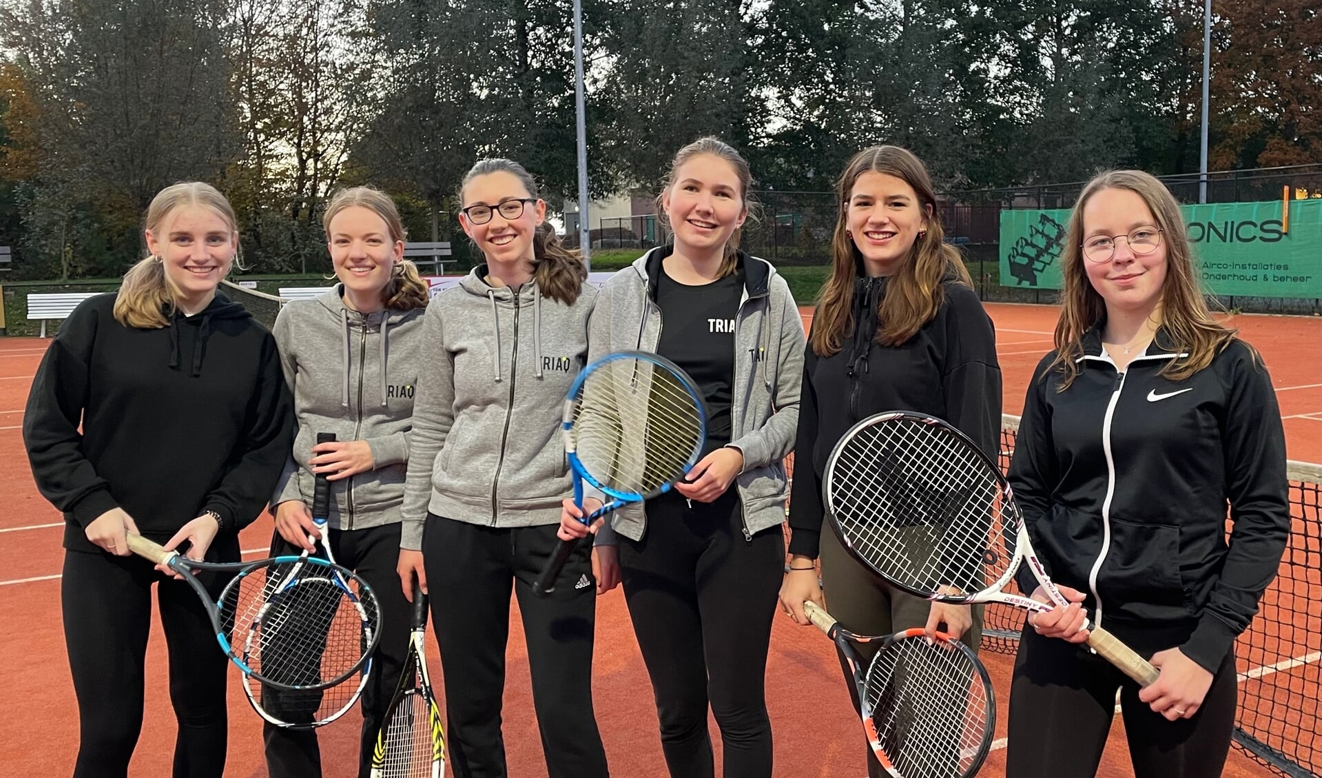 Famke, Roos, Charlotte, Minke, Kyra en Anouk