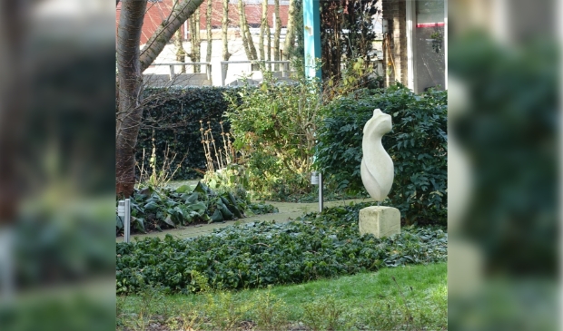 <p>Kunst in een tuin in Woerden. Fotograaf: Elly Waterman, </p>