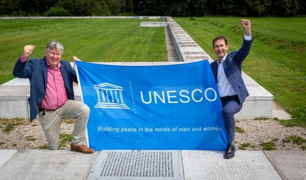 <p>Foto: Rob van Muilekom (r) met wethouder Jocko Rensen van gemeente Bunnik </p>