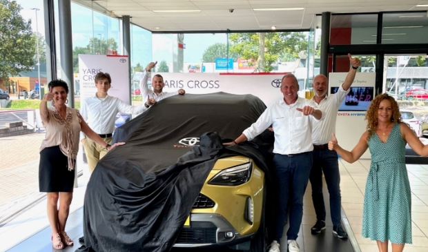 Patricia, Kasper, Yordi, Niek, Richard en Nadia uit Maarssen die niet kunnen wachten om de Yaris Cross te laten zien aanstaande zaterdag!
