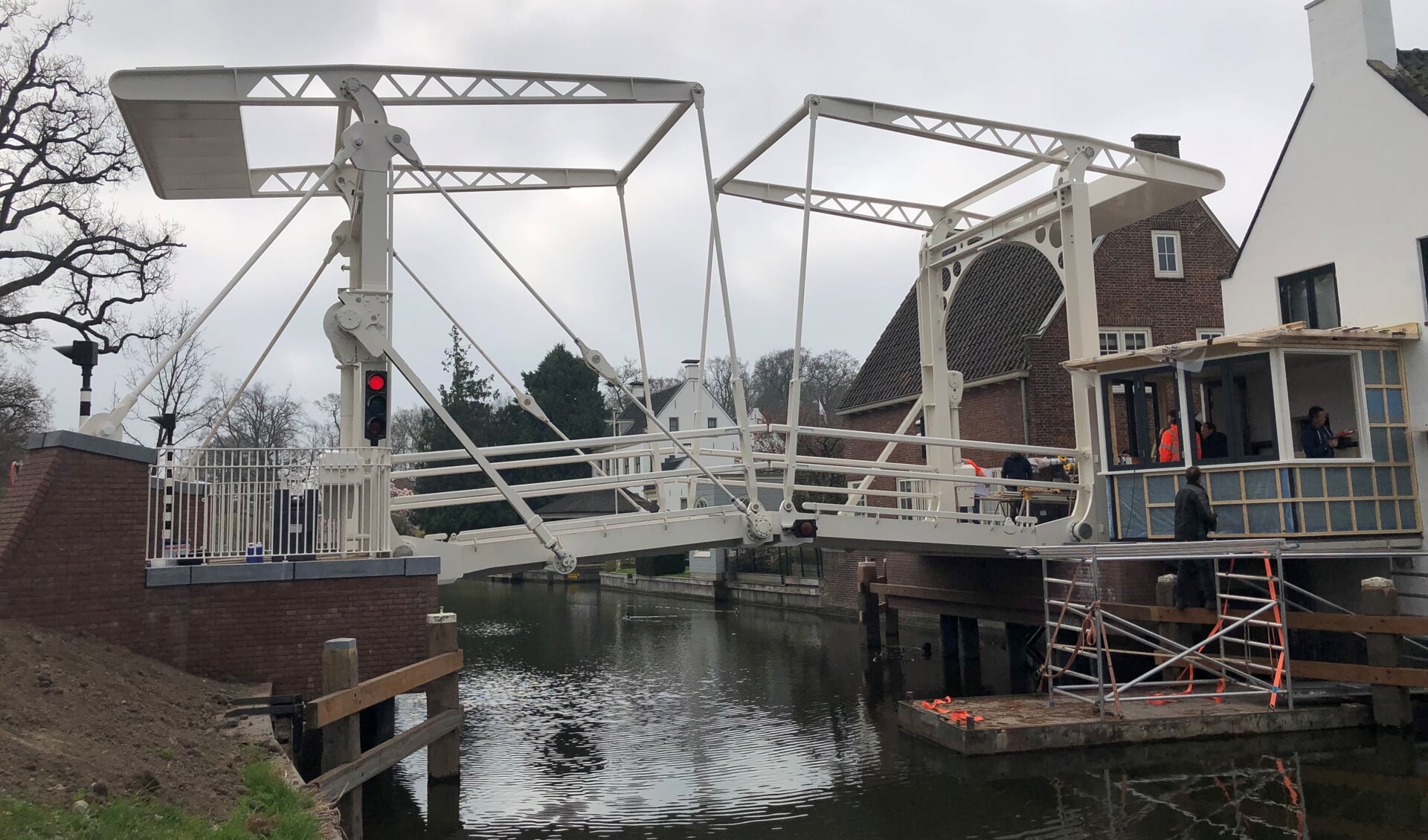 De nieuwe brug wordt zaterdag officieel in gebruik genomen.