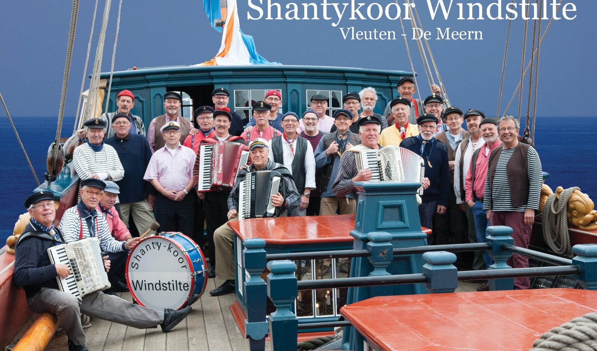 De bemanning van het Shanty koor Windstilte