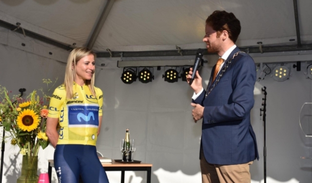 <p>Waardering voor groot sportvrouw</p>