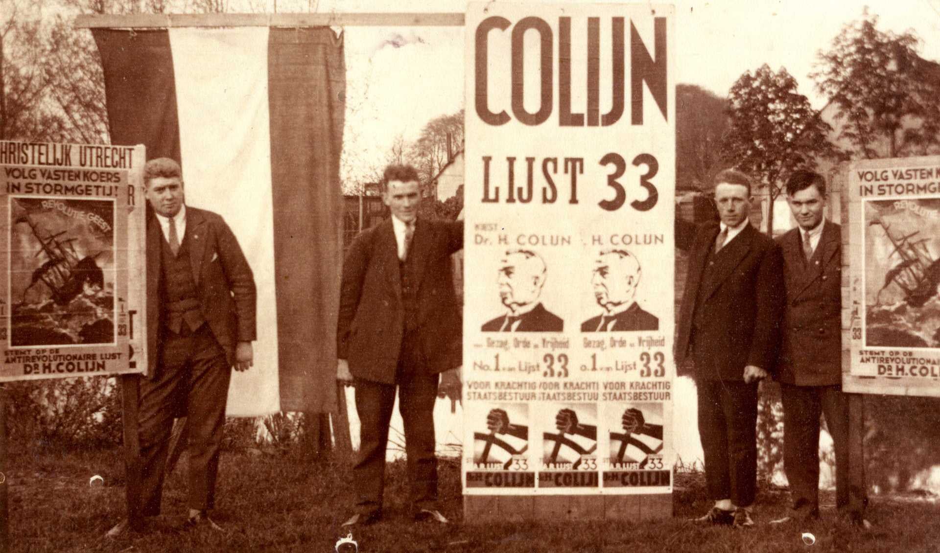 Verkiezingscampagne voor de Tweede Kamerverkiezing in 1937 op het raadhuisplein in Wilnis.