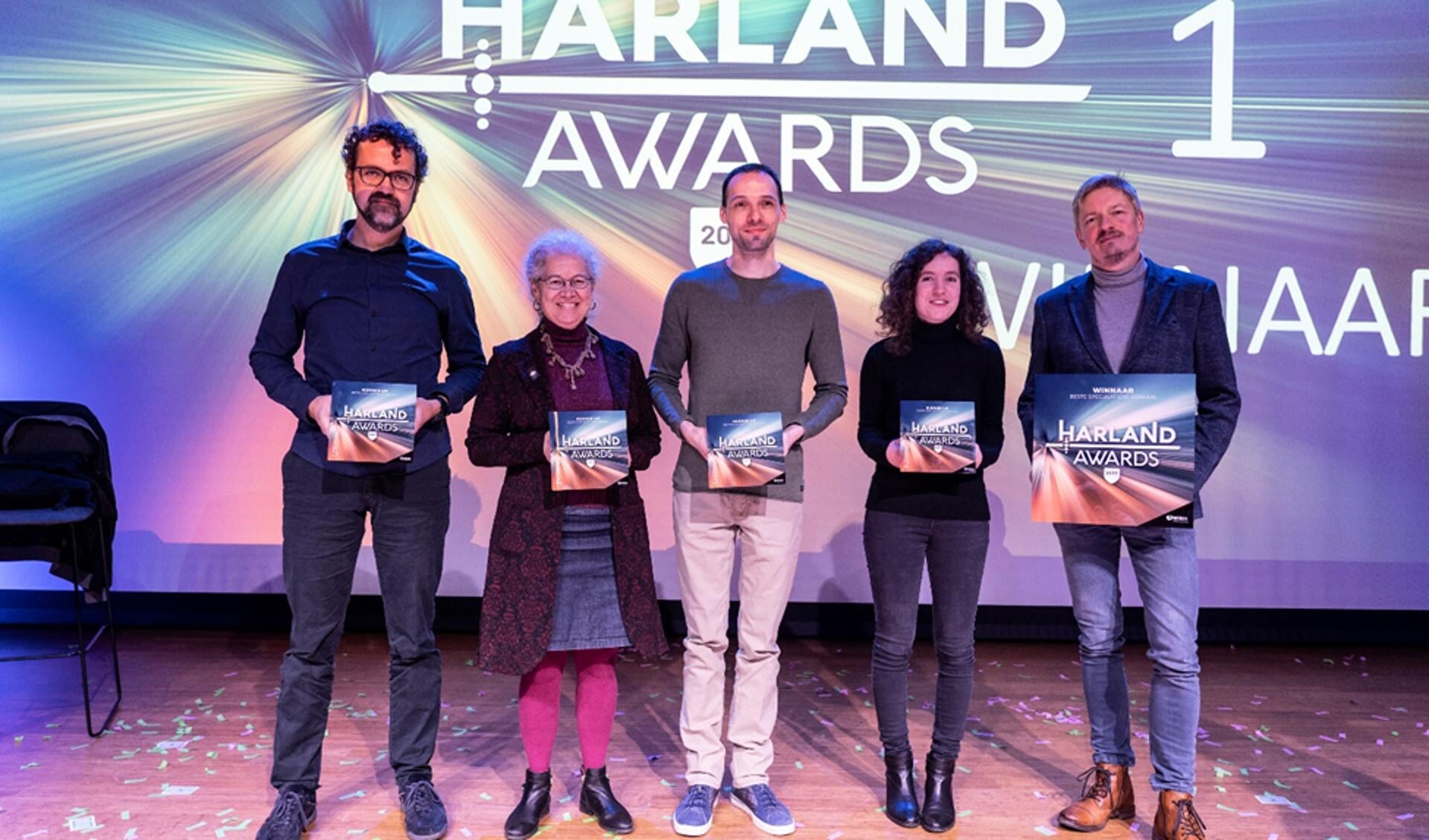 V.l.n.r. Harland Awards 2022 winnaars Wouter Klein Ikkink, Heleen van de Hoven, Jakim Kravanje, Dorien Brugman en 1e prijswinnaar Jorrit de Klerk( © Aafke Holwerda 