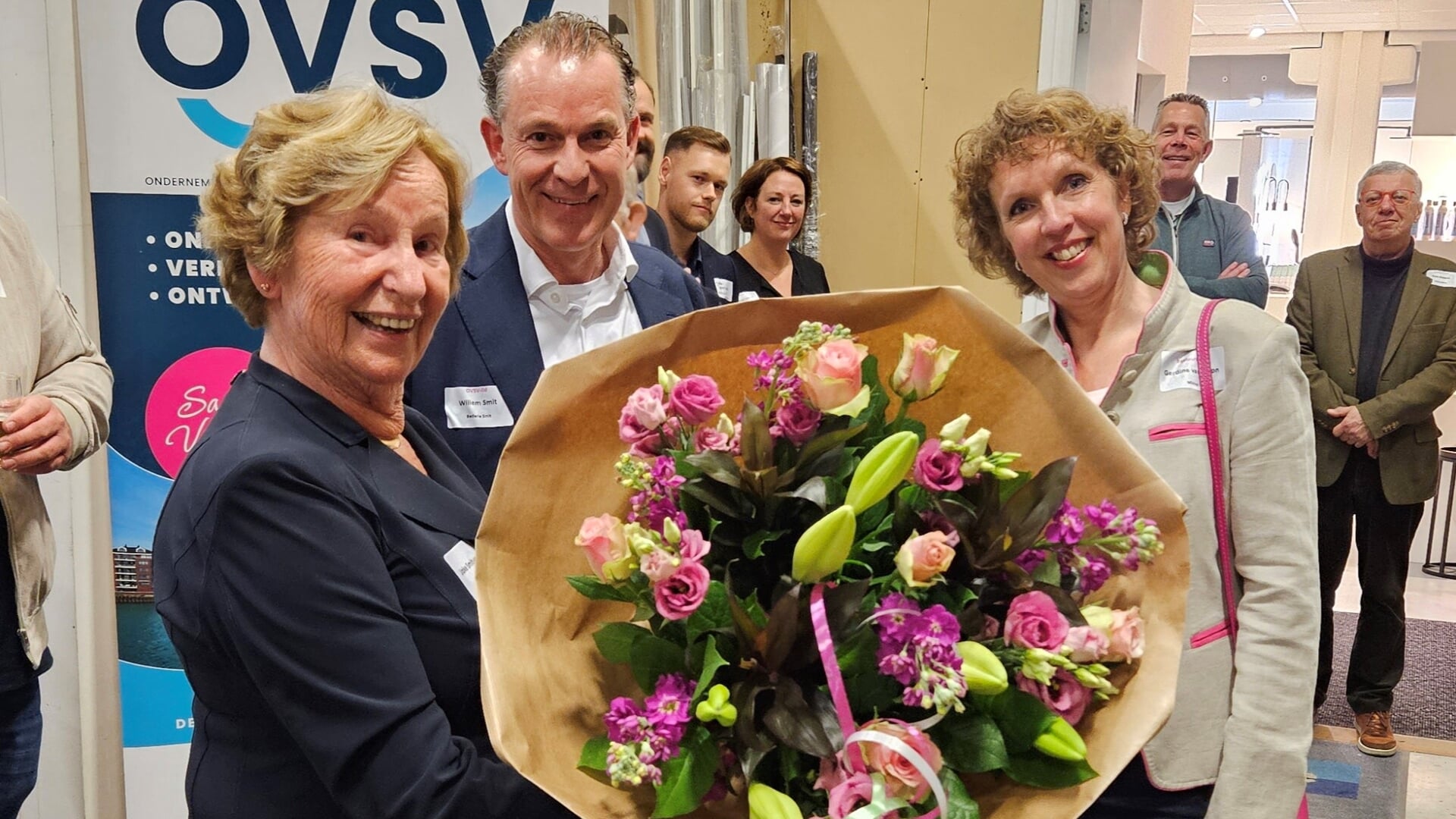 mevrouw Smit, Willem Smit en Gerdine van Loon, bestuur OVSV 