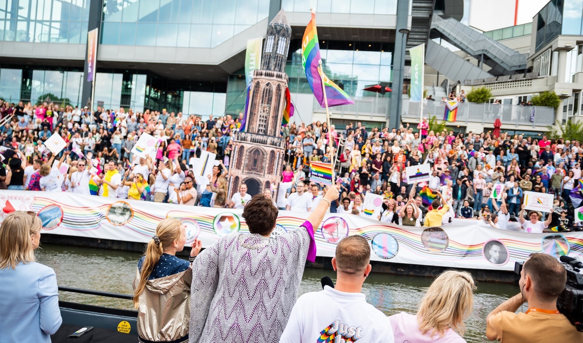 Regenboogcanon op de Utrecht Pride 2022