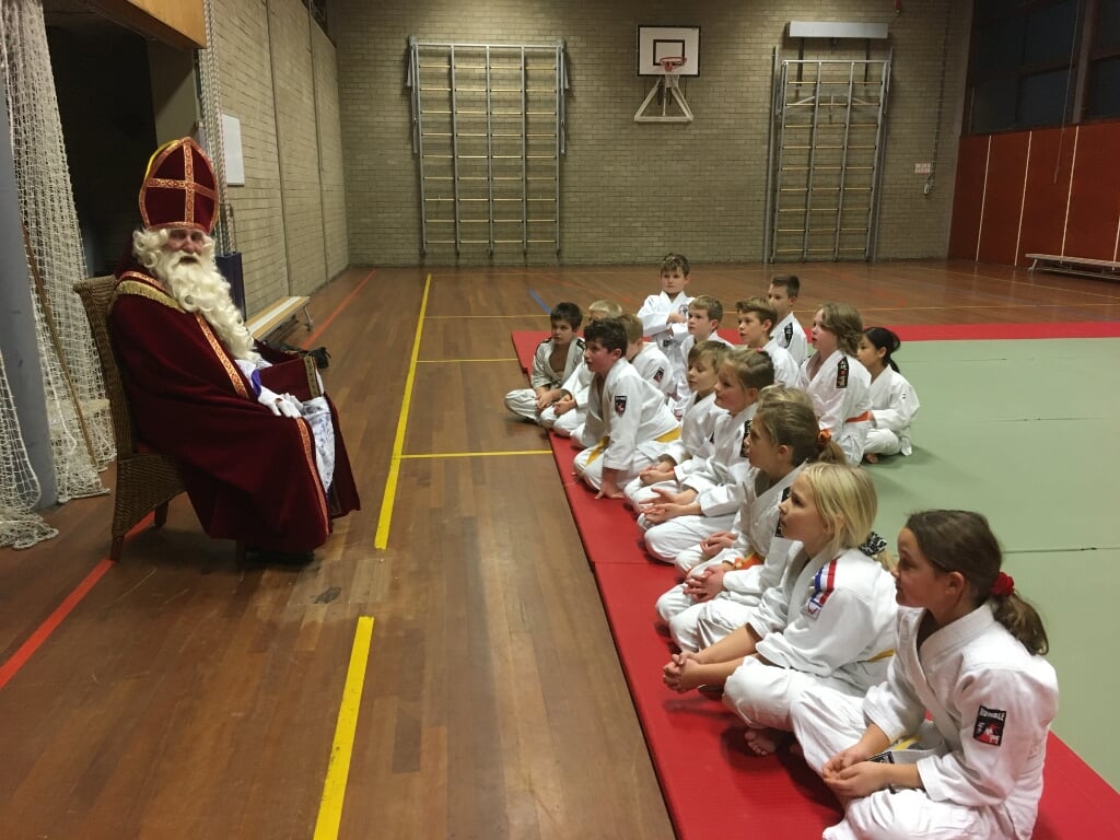 Sinterklaas samen met judoka's van BVM