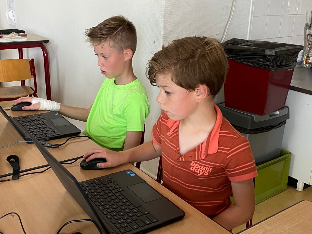 Het programma Scratch helpt de kinderen de juiste instructies te geven aan de computer