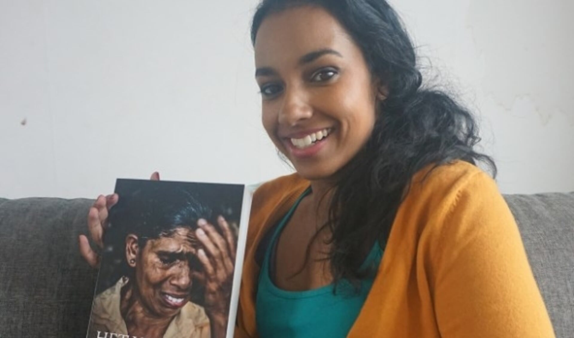 De Berkelse Sanne van Rossen schreef een boek over adoptieverhalen. Het Verdriet van Sri Lanka is onder meer verkrijgbaar via internet.