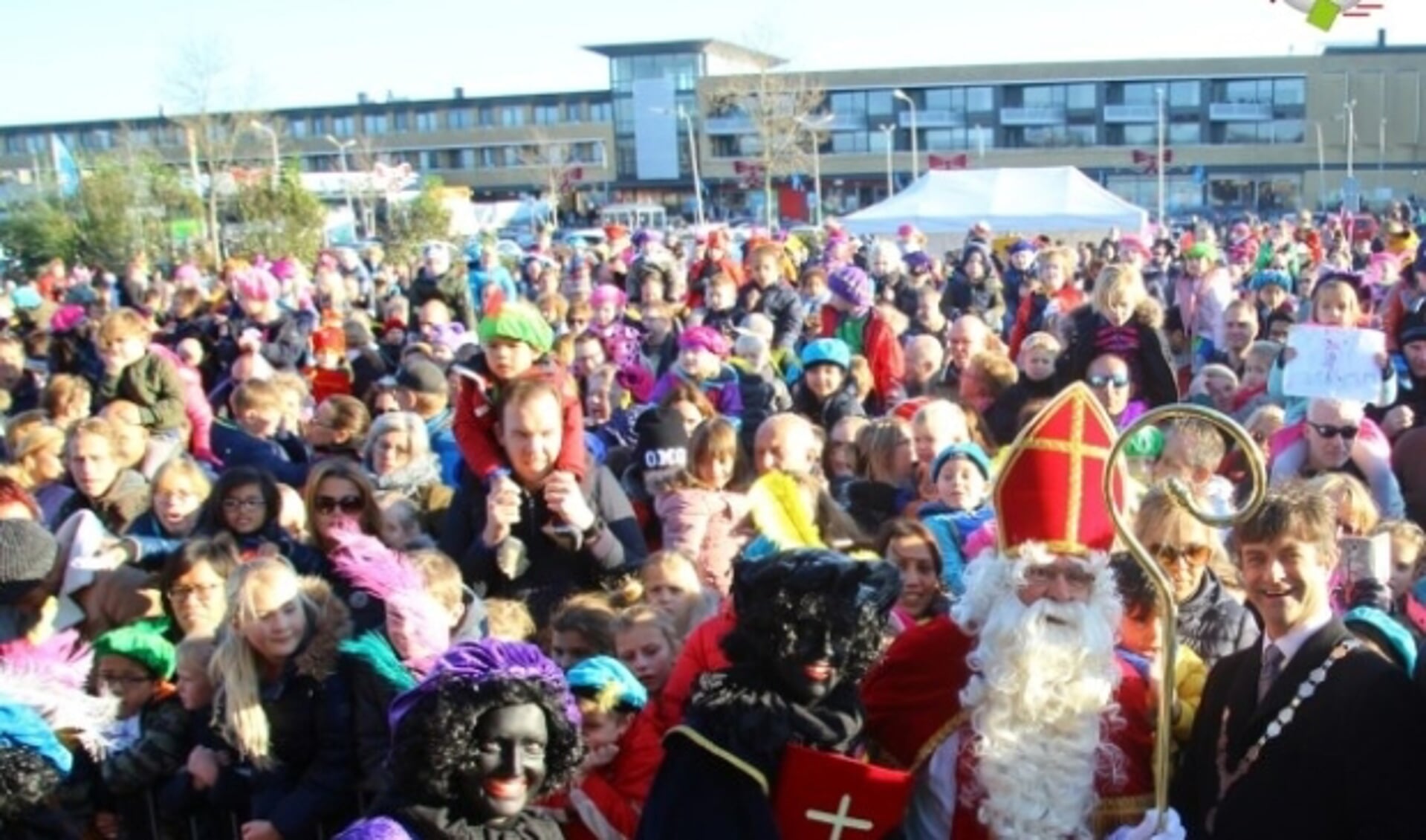 Sinterklaas komt naar het podium bij 't Vierkantje en blijft ook in Berkel Centrum logeren. (Foto: PR)