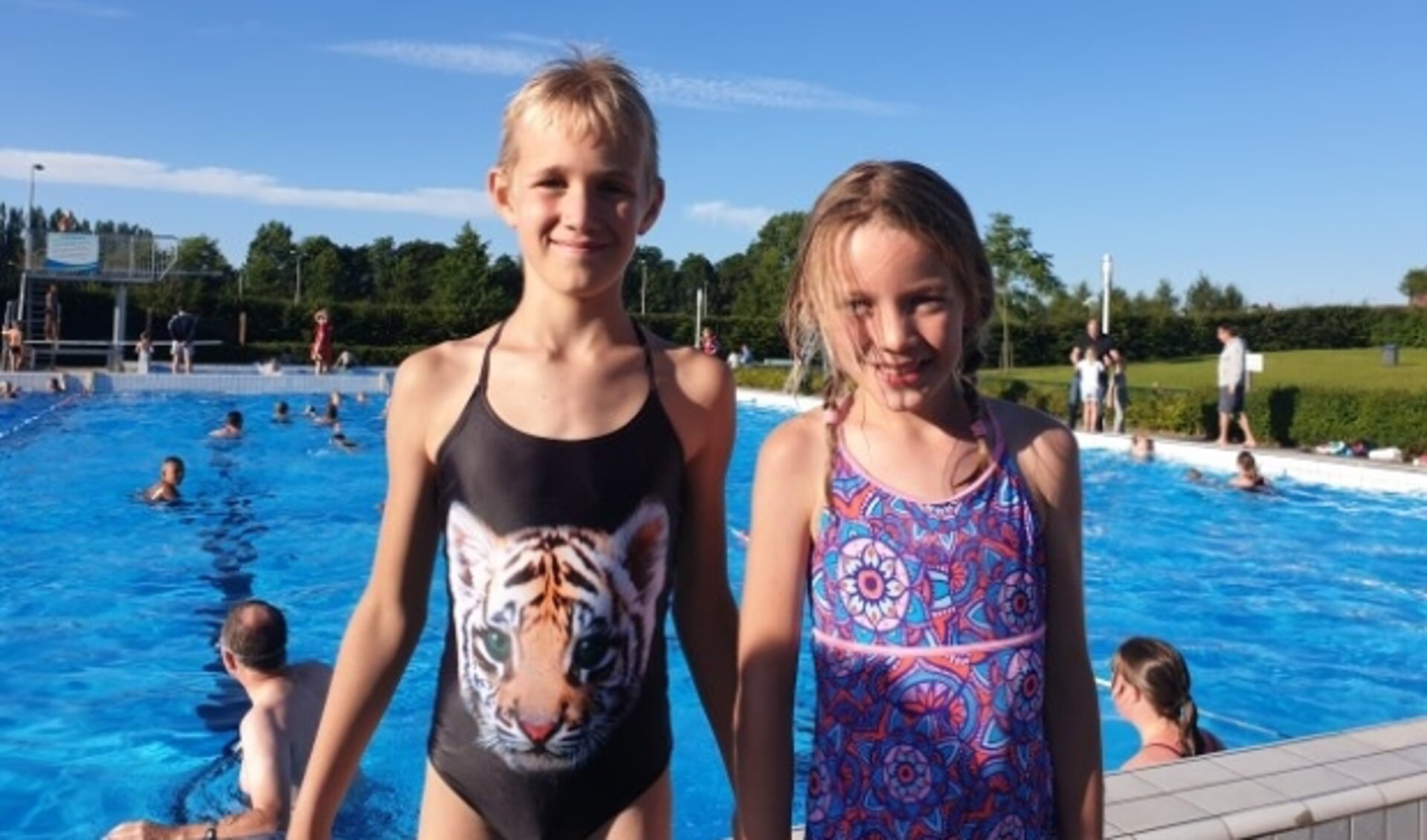 Moreno en Lisanne uit Delft waren speciaal naar Lansingerland gekomen om de vierdaagse te zwemmen.