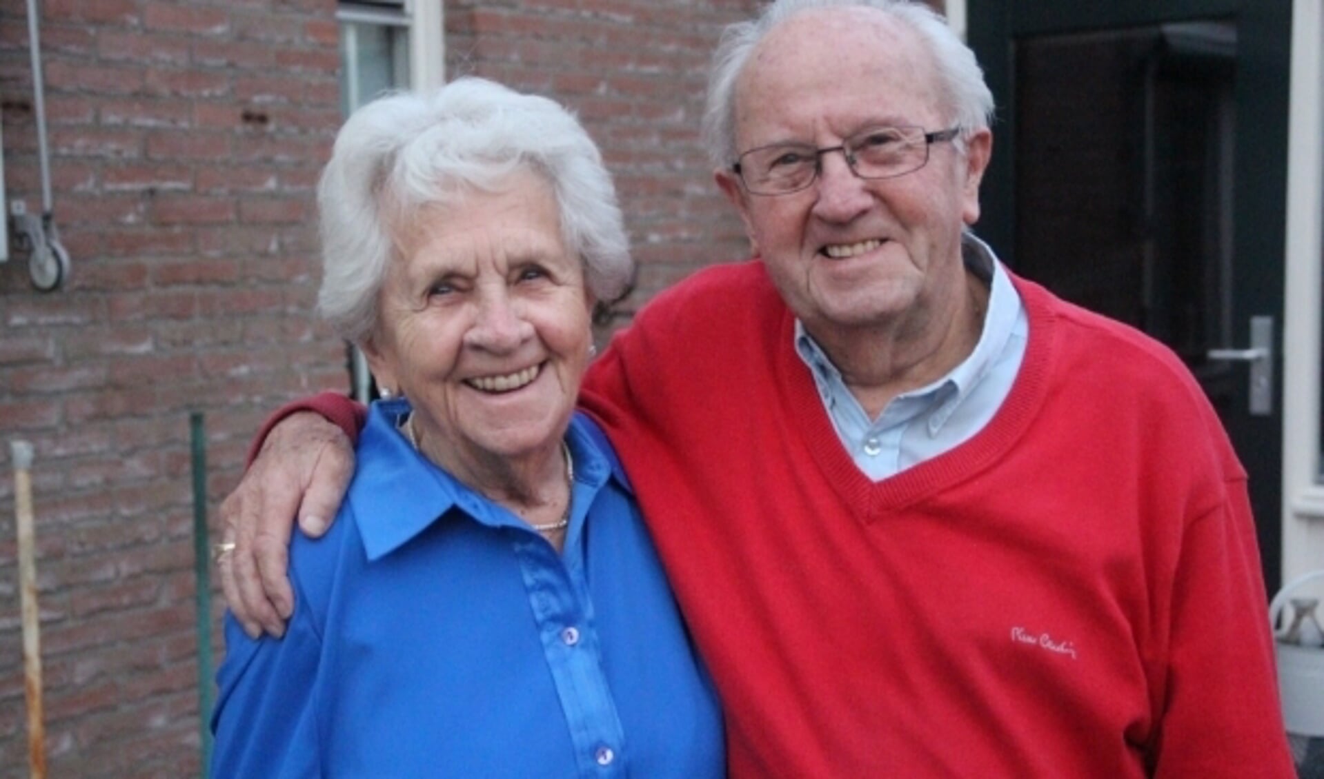 Jan en Coby kregen verkering toen ze achttien en negentien oud waren. 73 jaar later zijn ze nog steeds gek op elkaar.