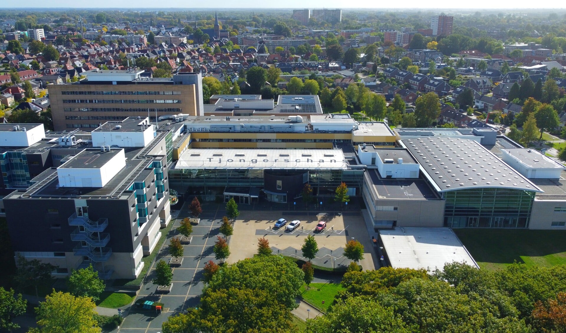 Ziekenhuis de Tjongerschans in Heerenveen en het MCL in Leeuwarden willen per 2024 samen verder. Foto Dennis Stoelwinder