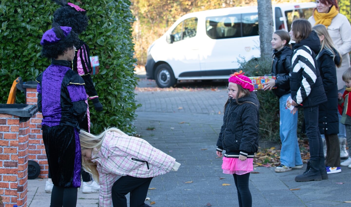 Sinterklaas en de Pieten zorgen voor feest in Oudehaske Foto Bliid Fotografie