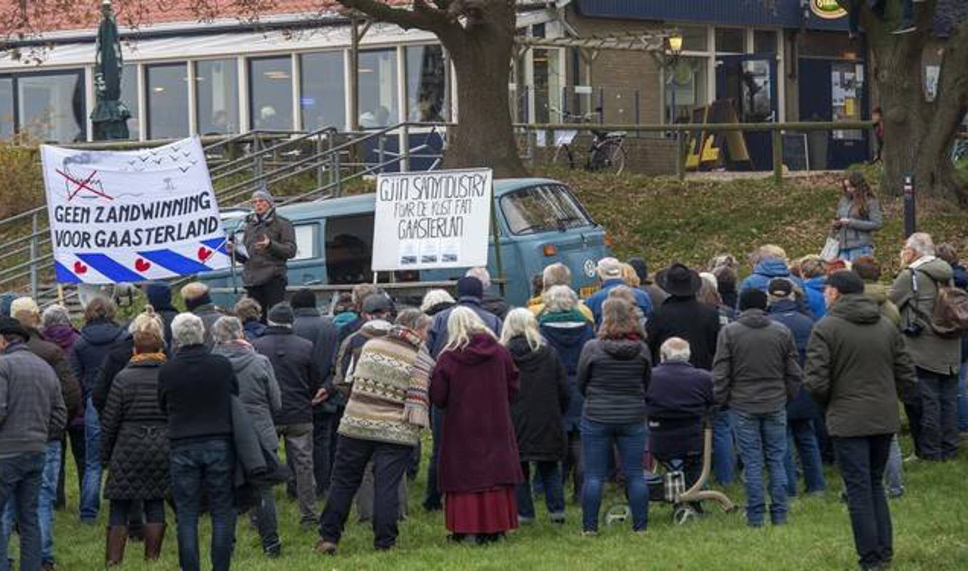 Eerder protest tegen zandwinning in het IJsselmeer Foto Gewoan Dwaan / Douwe Bijlsma