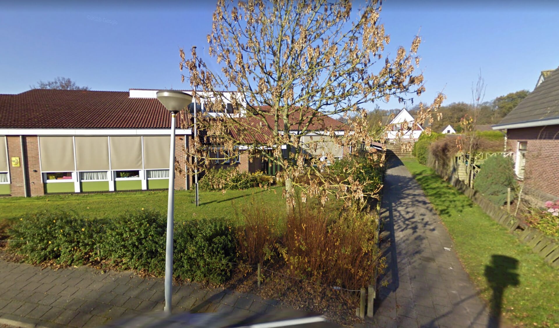 Het voetpad aan de Dokter Hattinkstrjitte in Wijckel Foto Google Streetview