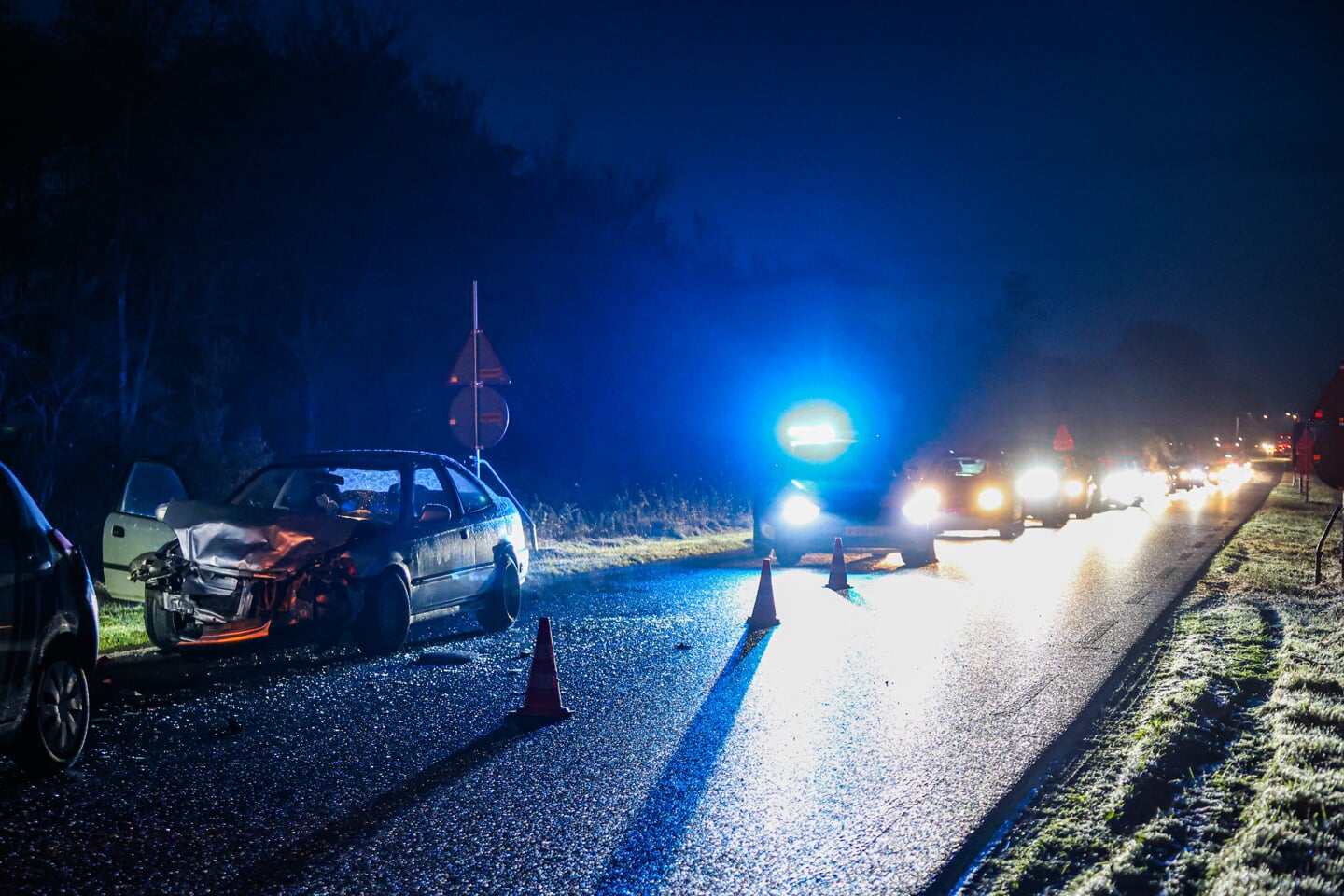 Auto’s Botsen Bij Brug Uitwellingerga - Groot Sneek