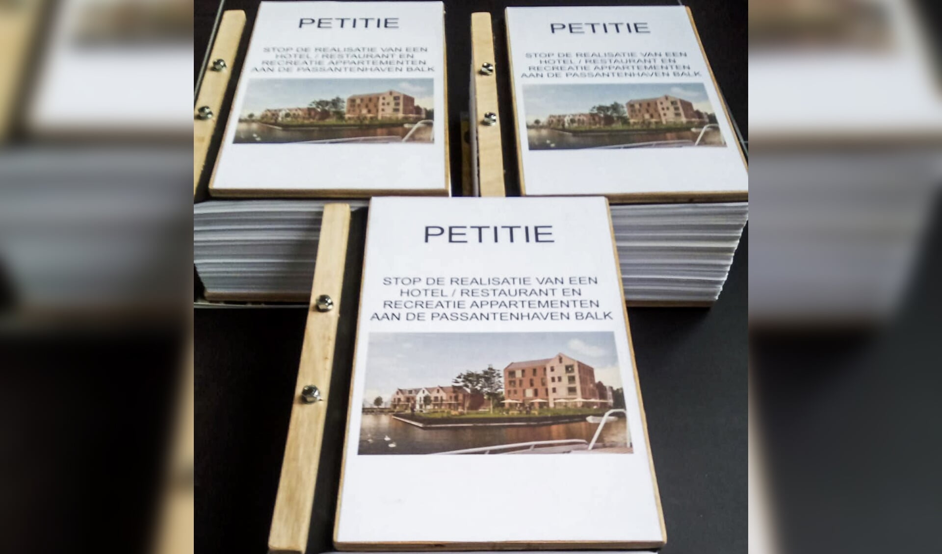 Ruim 2500 handtekeningen tegn de komst van een hotel bij de passantenhaven in Balk.
