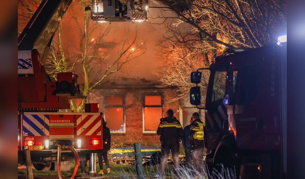 Zeer Grote Boerderijbrand In Gauw - Groot Fryslan