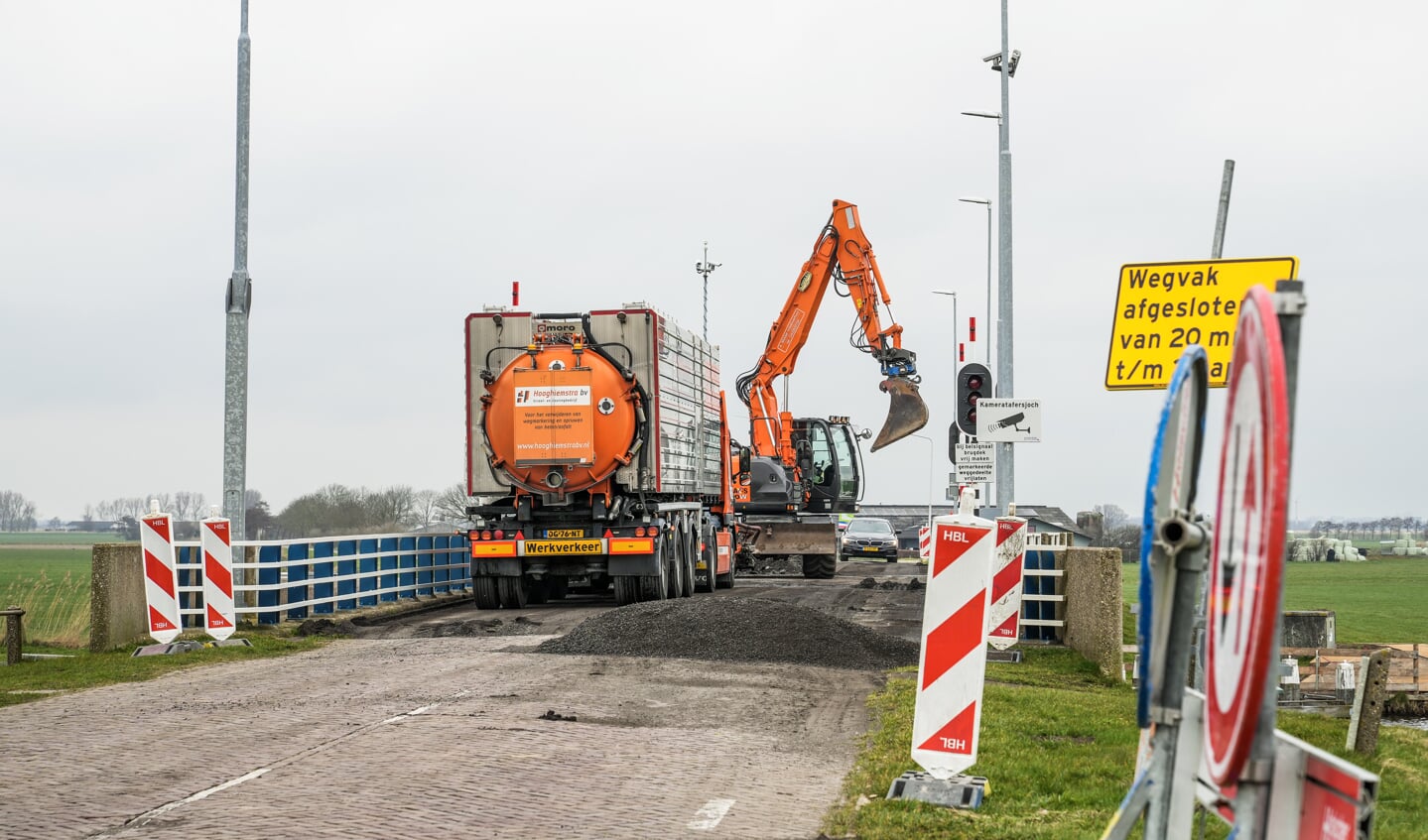 Janeslootbrug bij Langweer afgesloten in verband met werkzaamheden Foto Gewoan Dwaan - Douwe Bijlsma