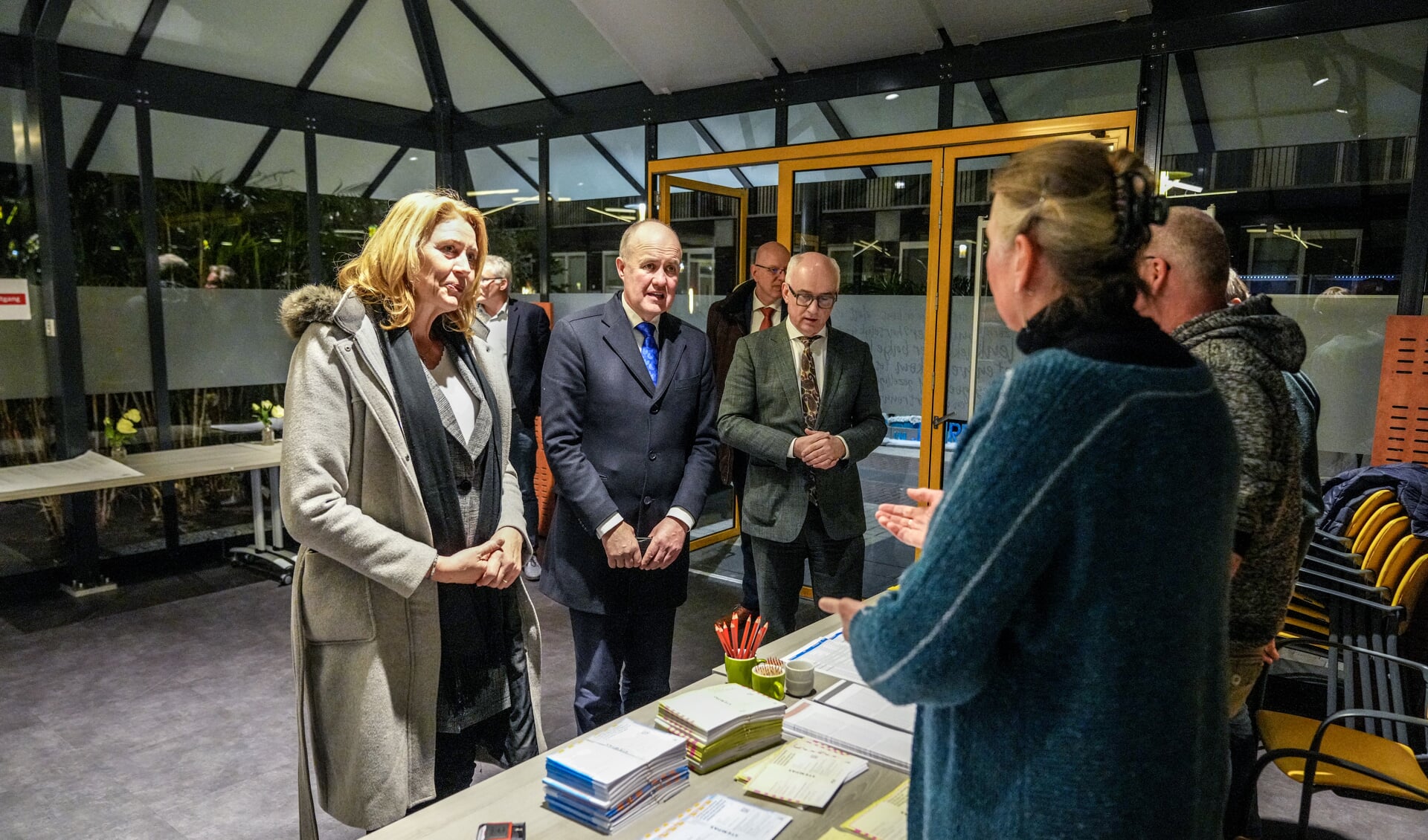 CdK Brok, Dijkgraaf Kroon en burgemeester Veenstra op bezoek in Joure Foto Gewoan Dwaan - Douwe Bijlsma1