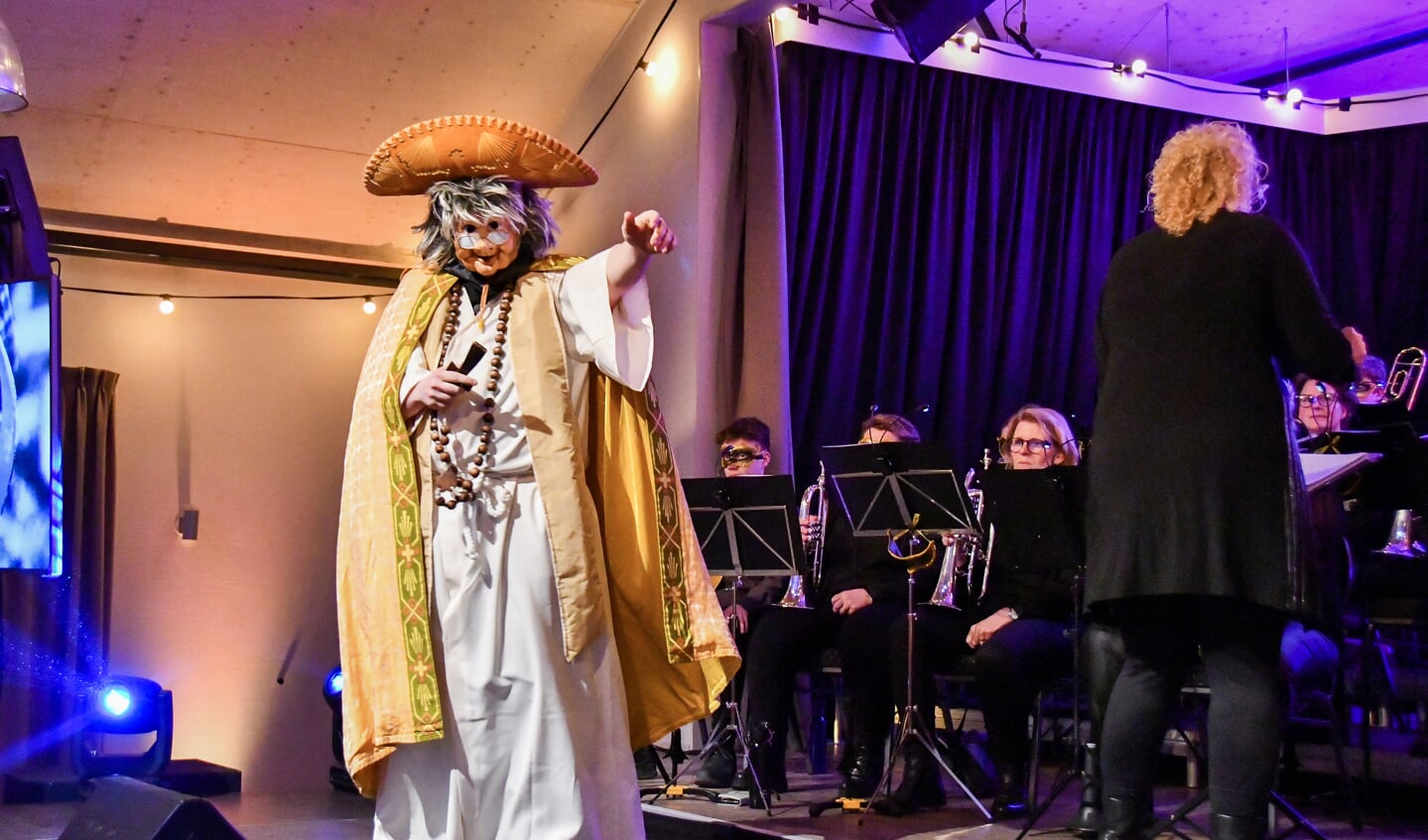 The Masked Singer met Fanfare Melodia Wijckel in Sondel Foto Thewes Hoekstra