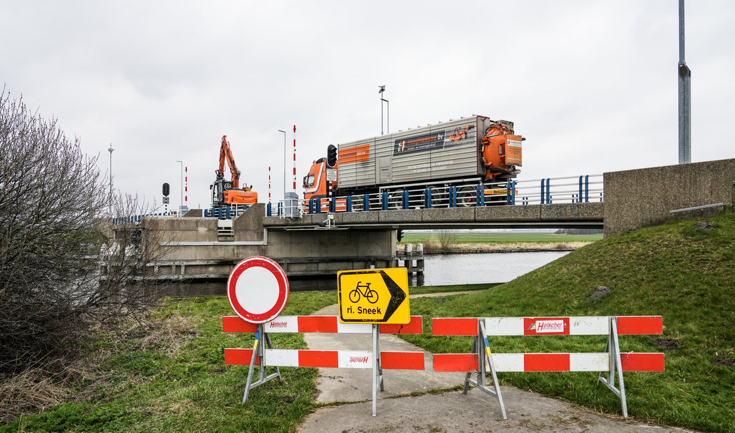 Janeslootbrug bij Langweer afgesloten in verband met werkzaamheden Foto Gewoan Dwaan - Douwe Bijlsma