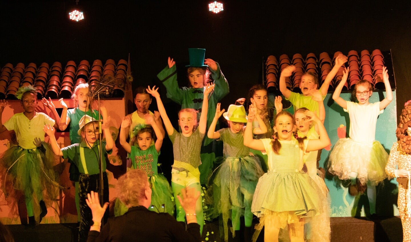 Uitvoering De Tovenaar van Oz door kinderkoor Prelude in Balk Foto Folkert Folkertsma