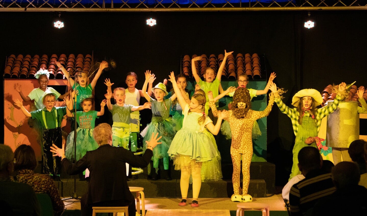 Uitvoering De Tovenaar van Oz door kinderkoor Prelude in Balk Foto Folkert Folkertsma