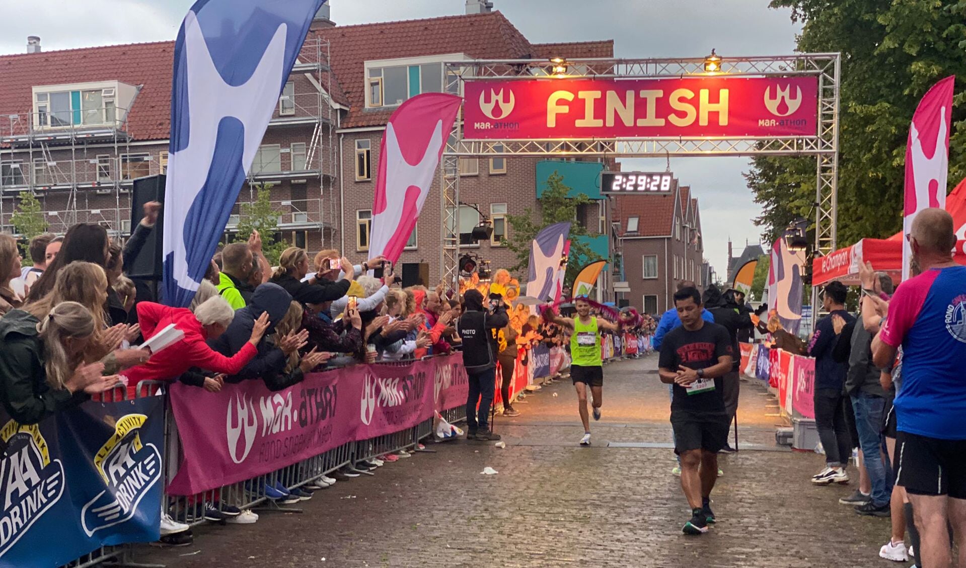 mar-athon-rond-de-langste-dag-van-het-jaar-groot-sneek