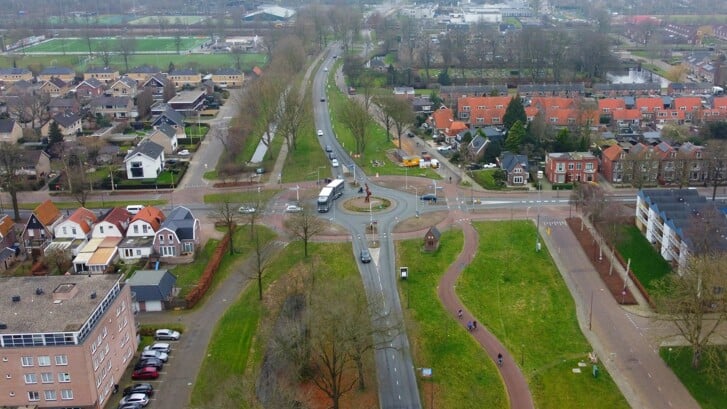 Luchtfoto Oranje Nassaulaan richting Rottumerweg Heerenveen.